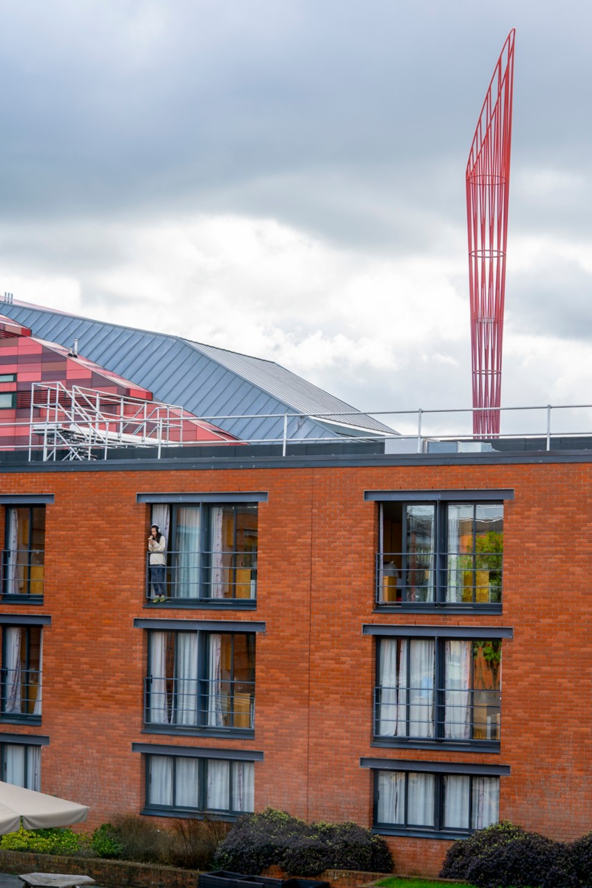 Students arriving to Newark Hall accommodation on Jubilee campus
