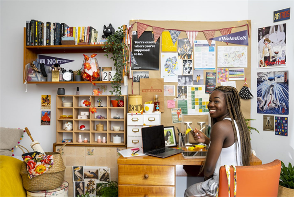 Undergraduate student in bedroom at Nightingale Hall University Park