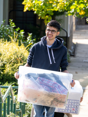 Photo of a student moving in.